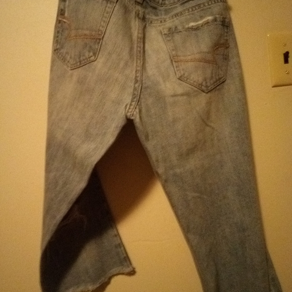 American Eagle Capri Jeans - Picture 2 of 4